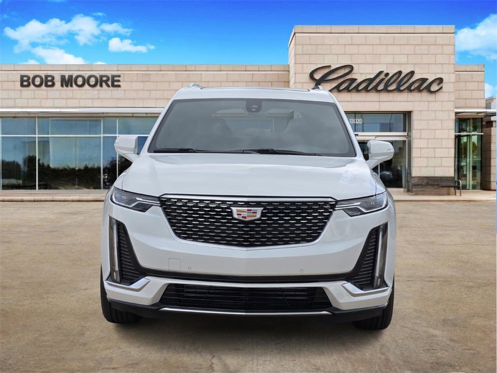 2025 Cadillac XT6 Luxury photo 2
