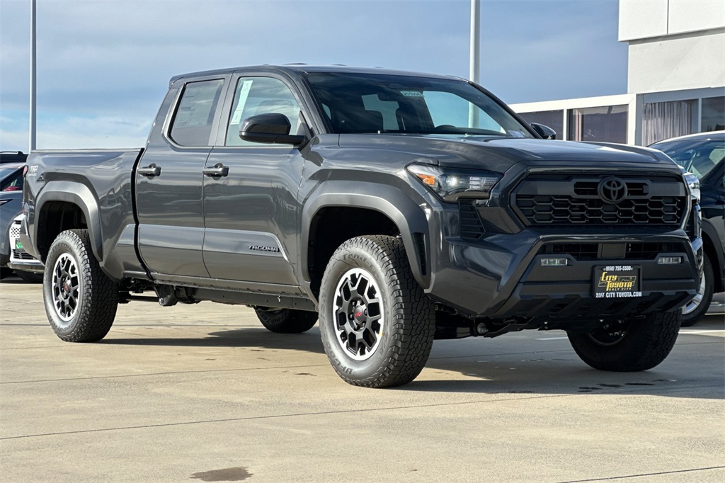 2025 Toyota Tacoma TRD Off-Road Double Cab photo 2