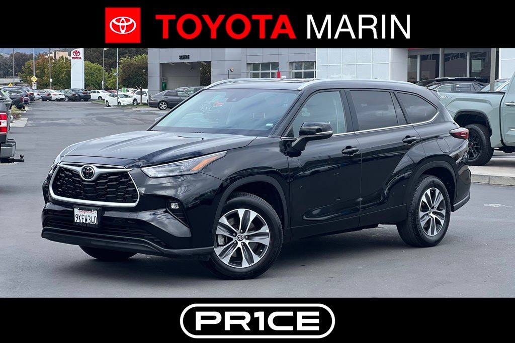 2024 Toyota Highlander XLE's photo