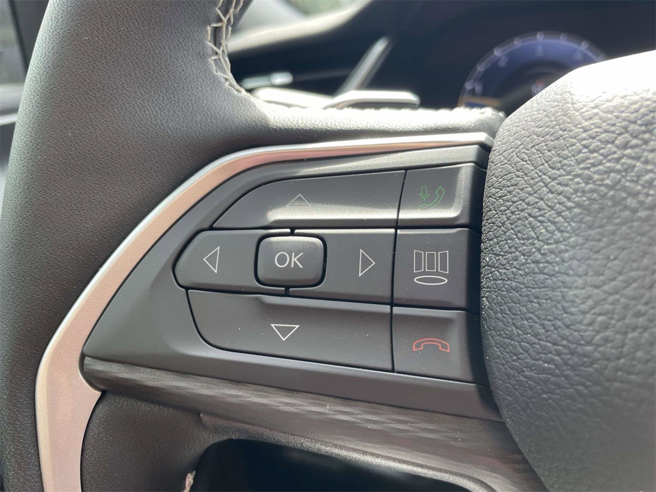 2025 Jeep Grand Cherokee Laredo X photo 12