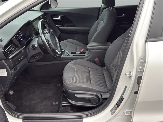 2022 Kia Niro LXS photo 9