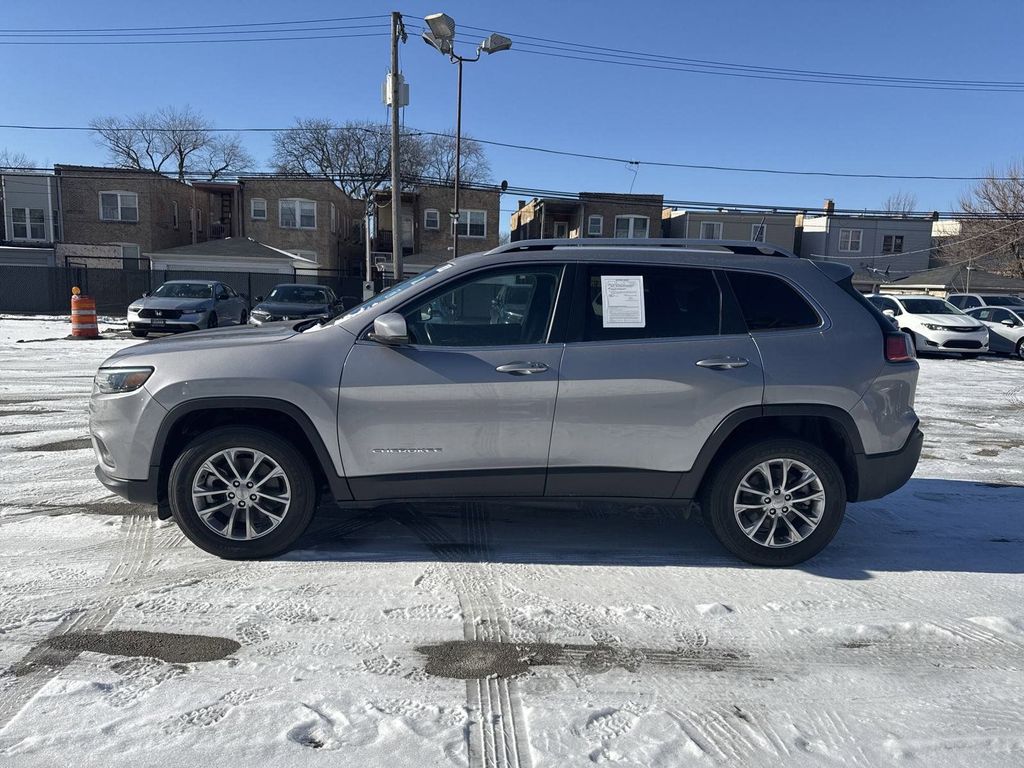 2021 Jeep Cherokee Sport Latitude Lux photo 4