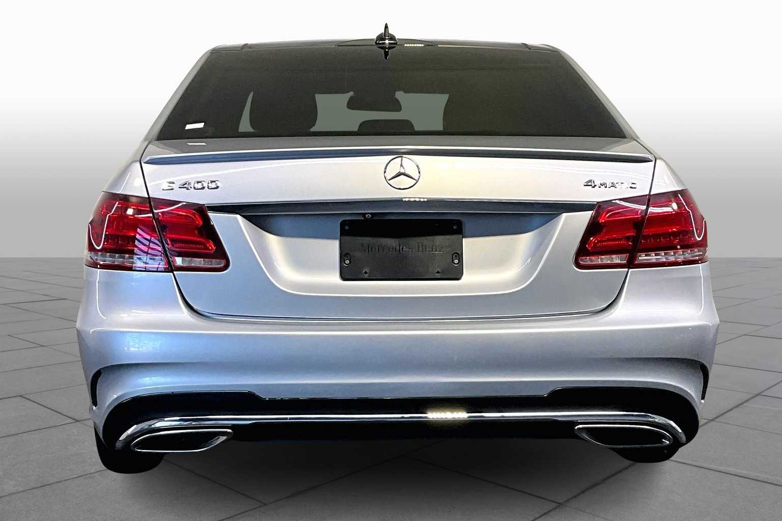 2016 Mercedes Benz E 400 4MATIC photo 4