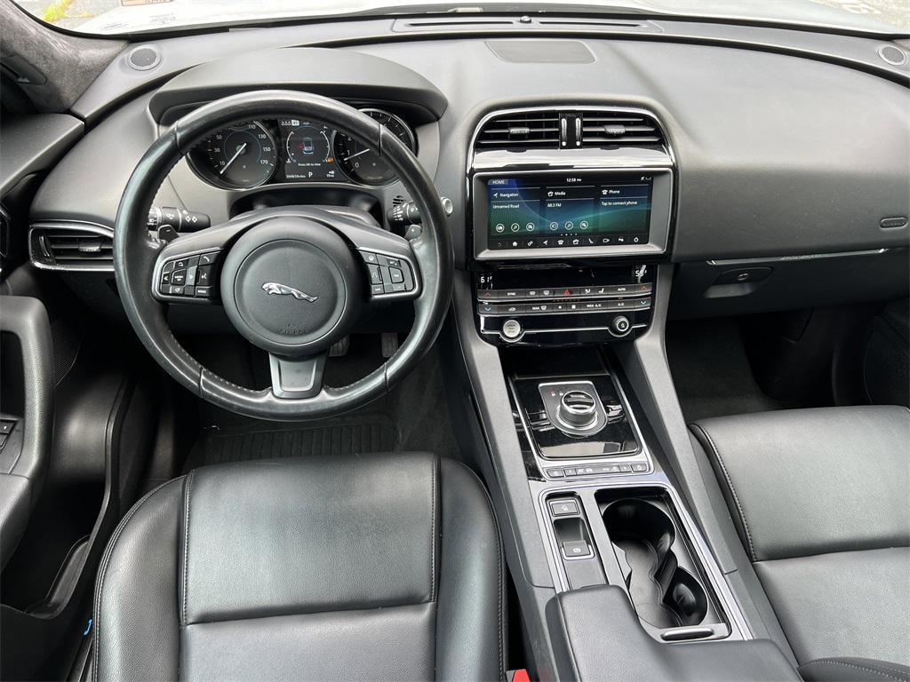 2020 Jaguar F-PACE Premium photo 18