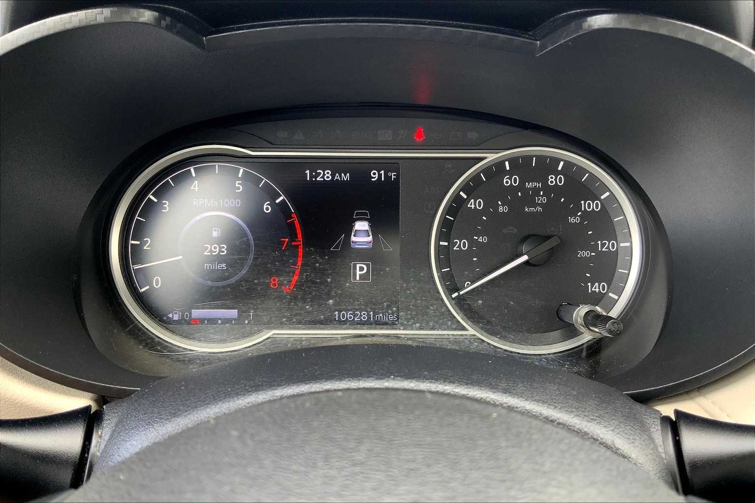 2021 Nissan Versa SV photo 21