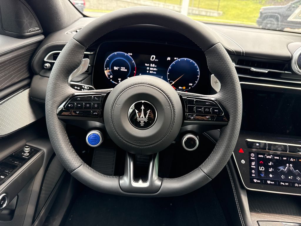 2025 Maserati Grecale photo 12