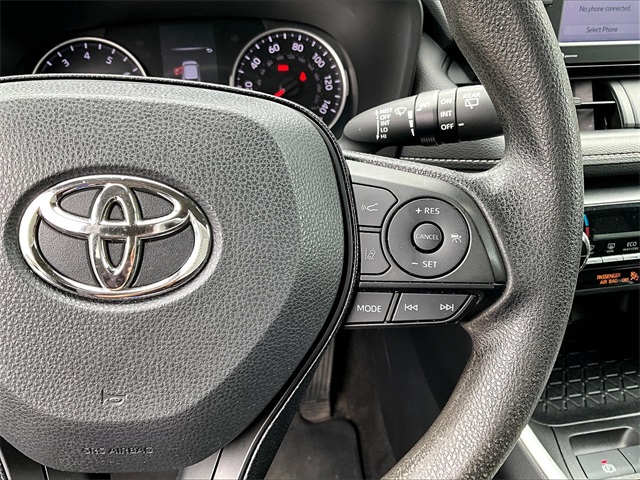 2021 Toyota RAV4 XLE photo 24