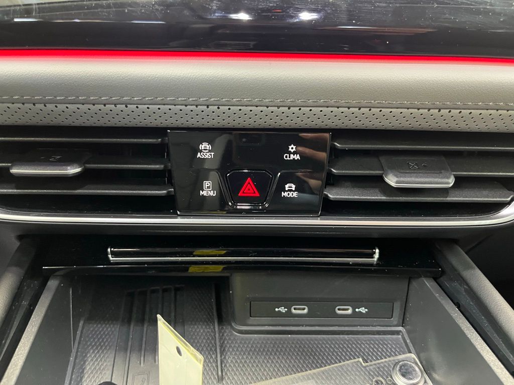 2025 Volkswagen Atlas Peak Edition SE photo 14