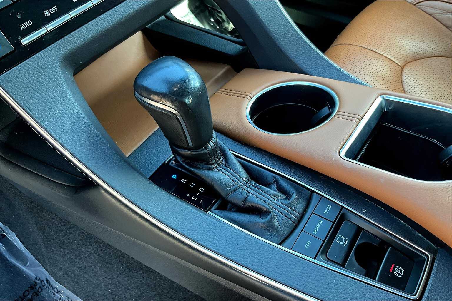 2020 Toyota Avalon Limited photo 14