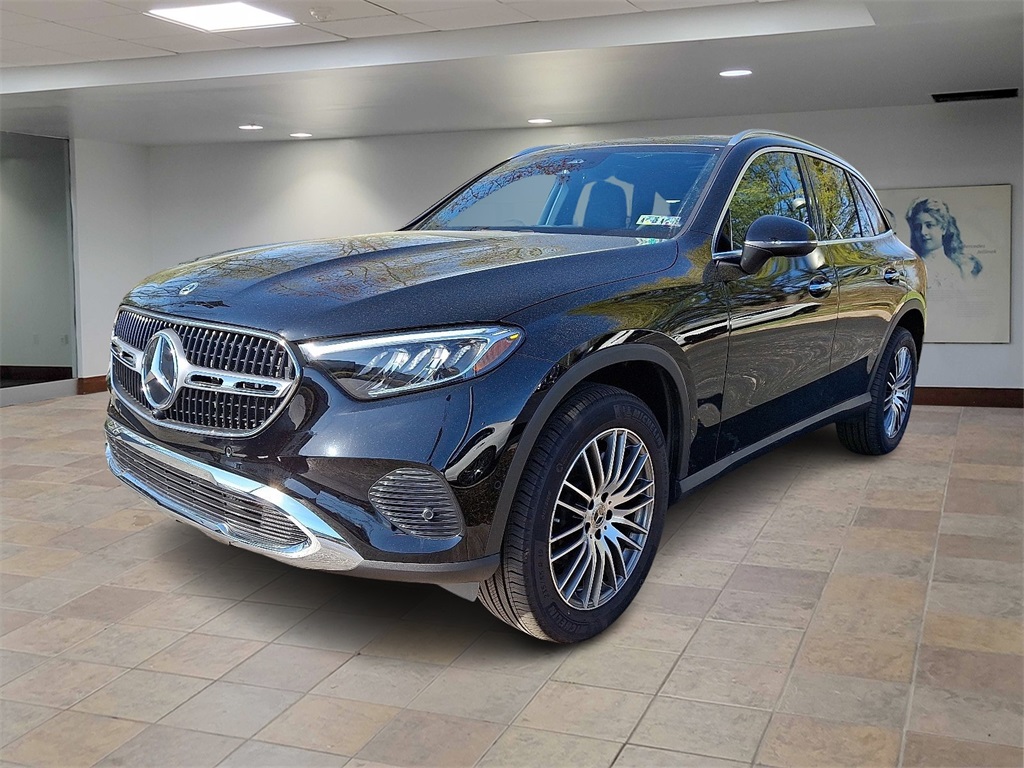 2025 Mercedes Benz GLC 300 4MATIC photo 3