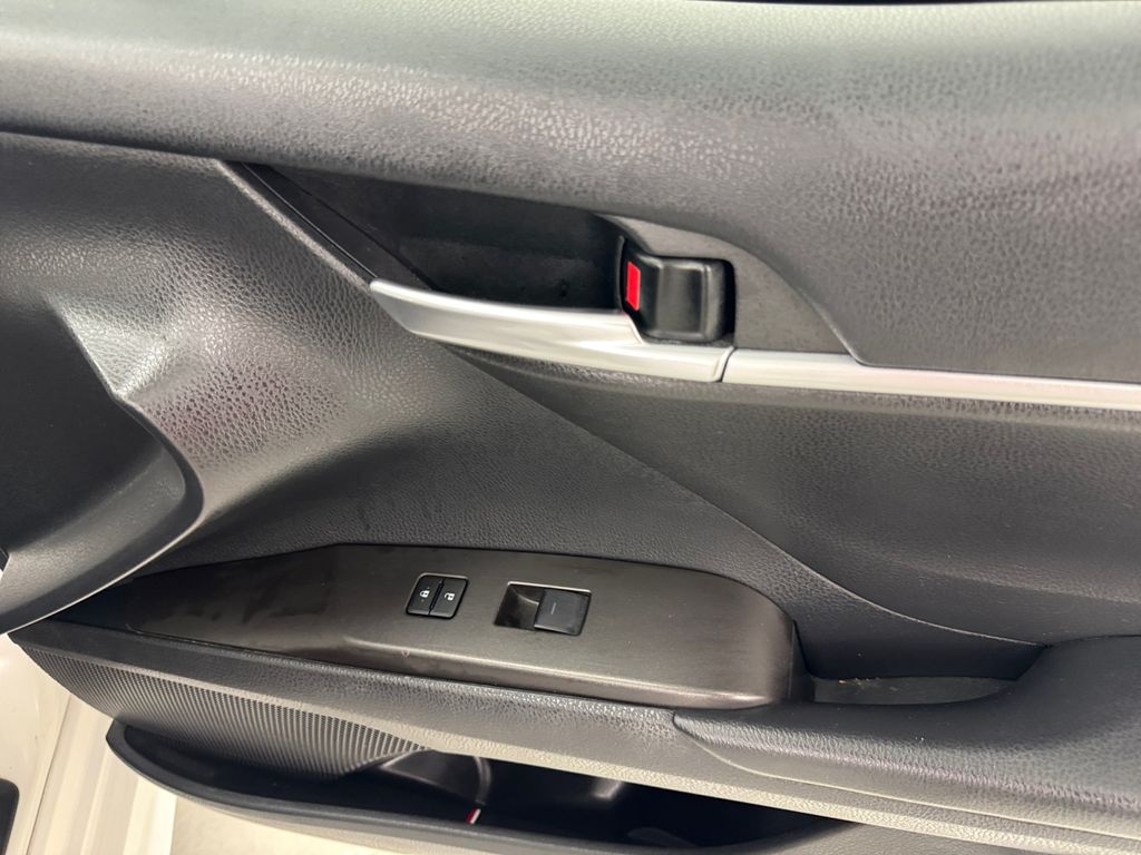 2023 Toyota Camry SE photo 15