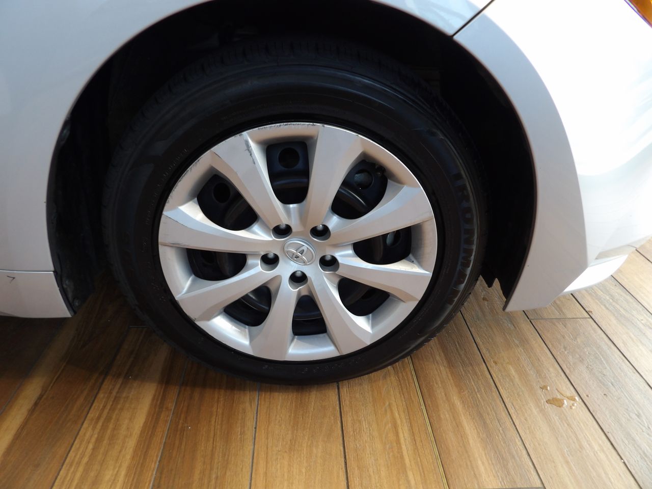 2022 Toyota Corolla LE photo 4