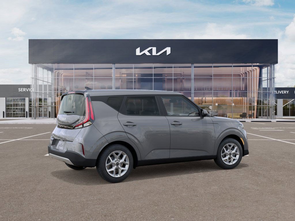 2025 Kia Soul LX S photo 5