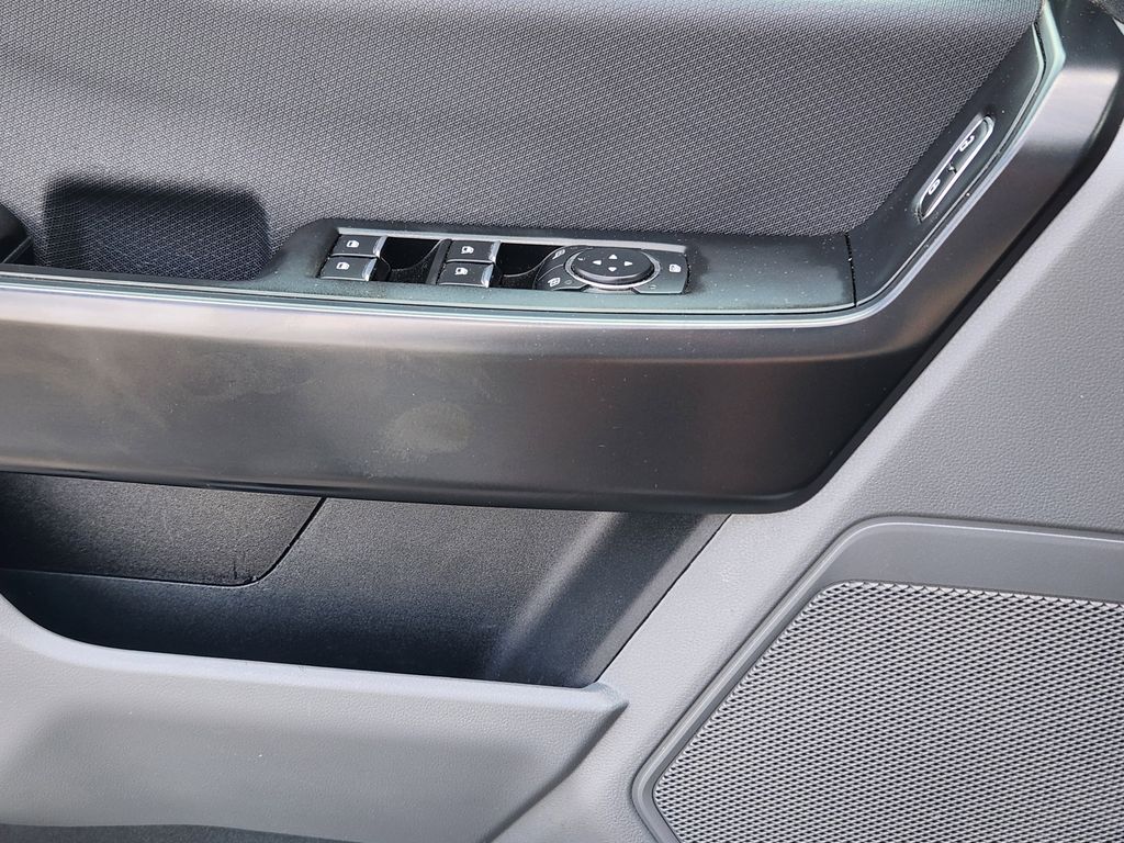 2022 Ford F-150 XL photo 9