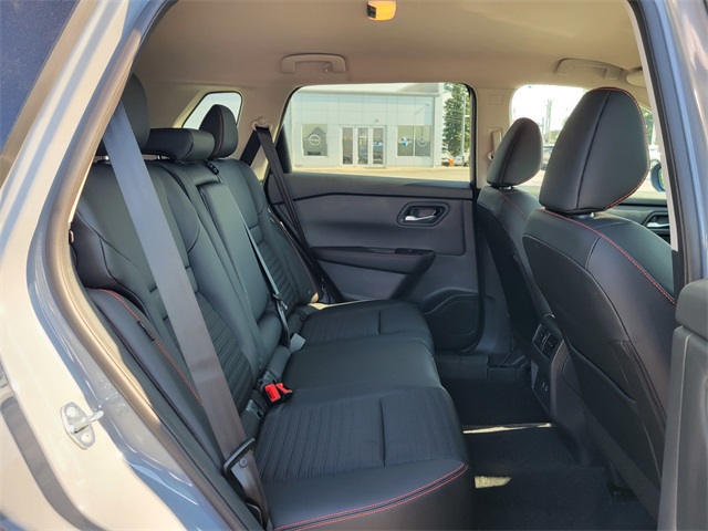 2026 Nissan Rogue SV photo 16