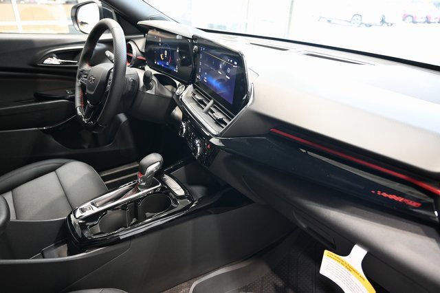 2025 Chevrolet Trax photo 12