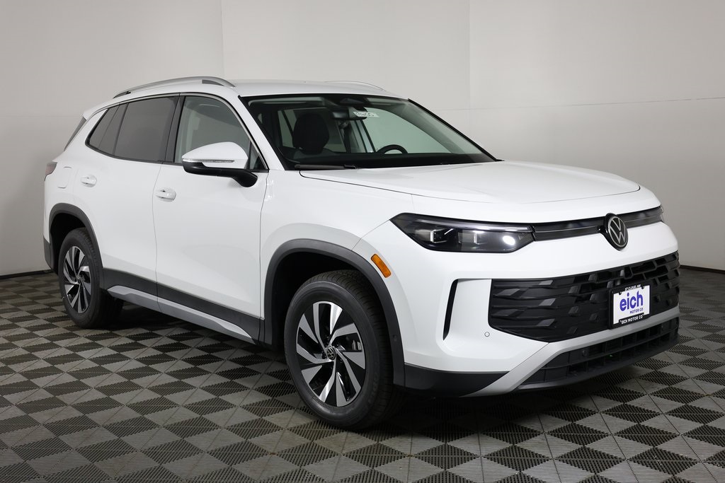 2025 Volkswagen Tiguan S's photo