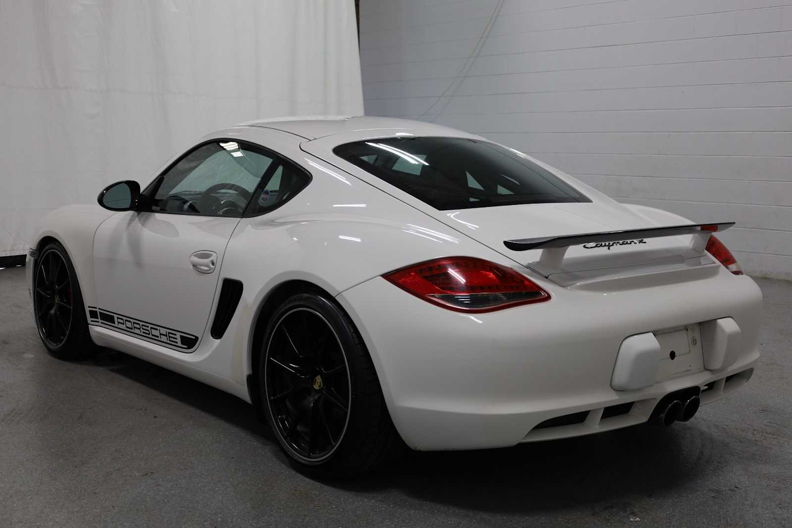 2012 Porsche Cayman R photo 3