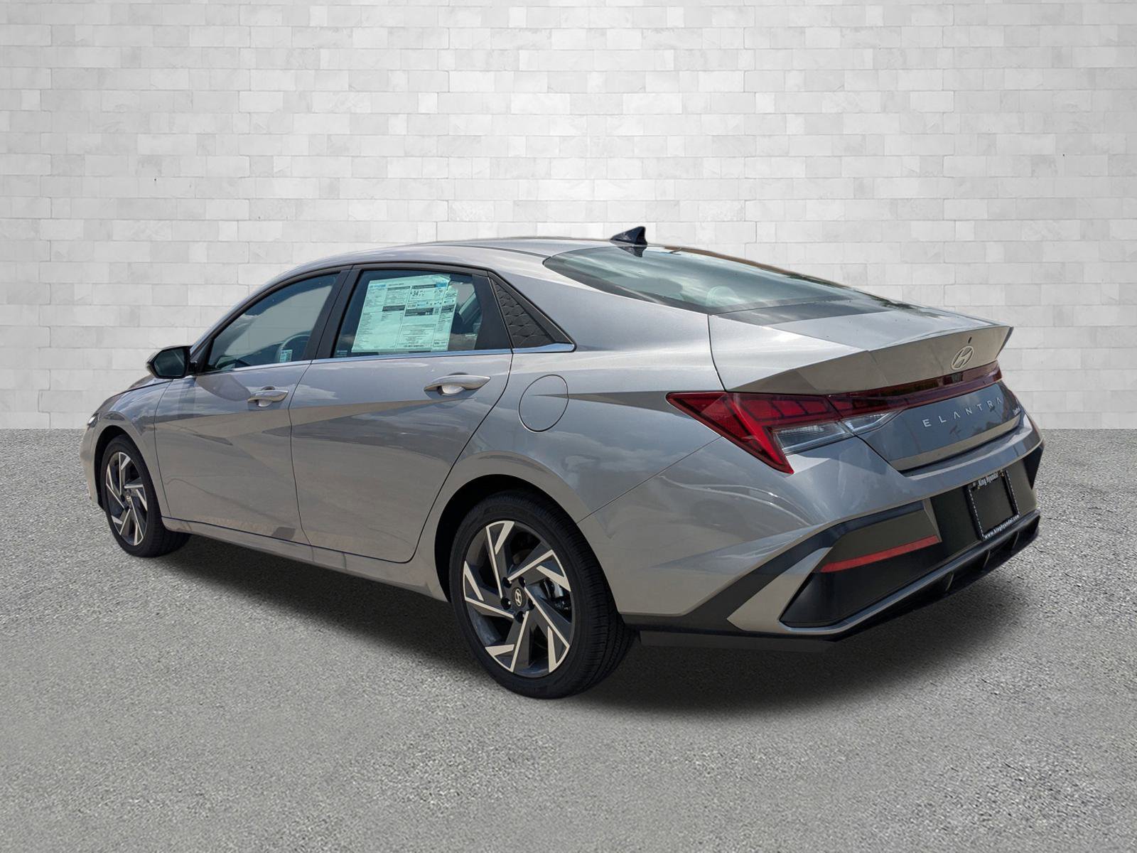 2025 Hyundai Elantra Limited photo 4