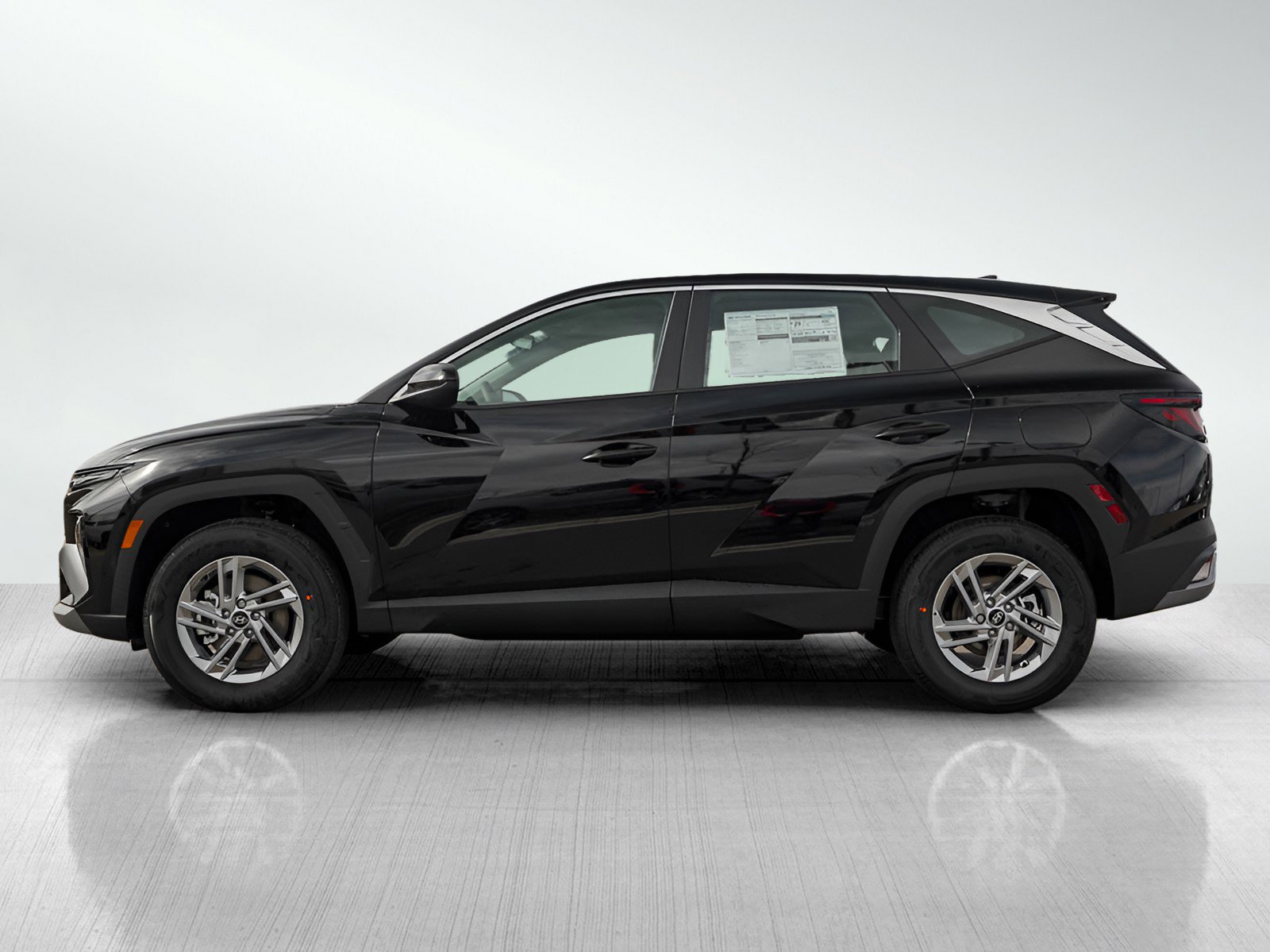 2025 Hyundai Tucson SE photo 3