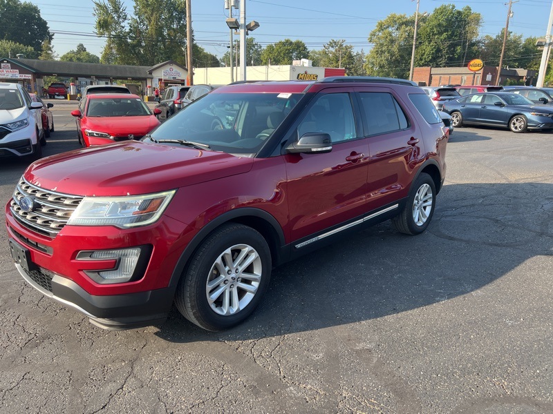 2017 Ford Explorer XLT photo 7