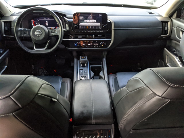 2023 Nissan Pathfinder Platinum photo 13