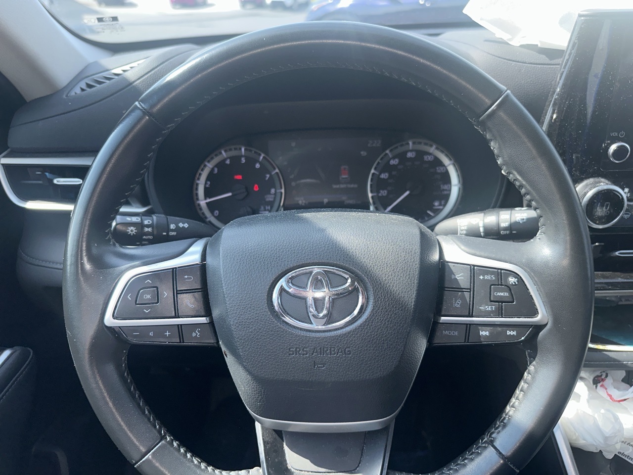 2023 Toyota Highlander L photo 8