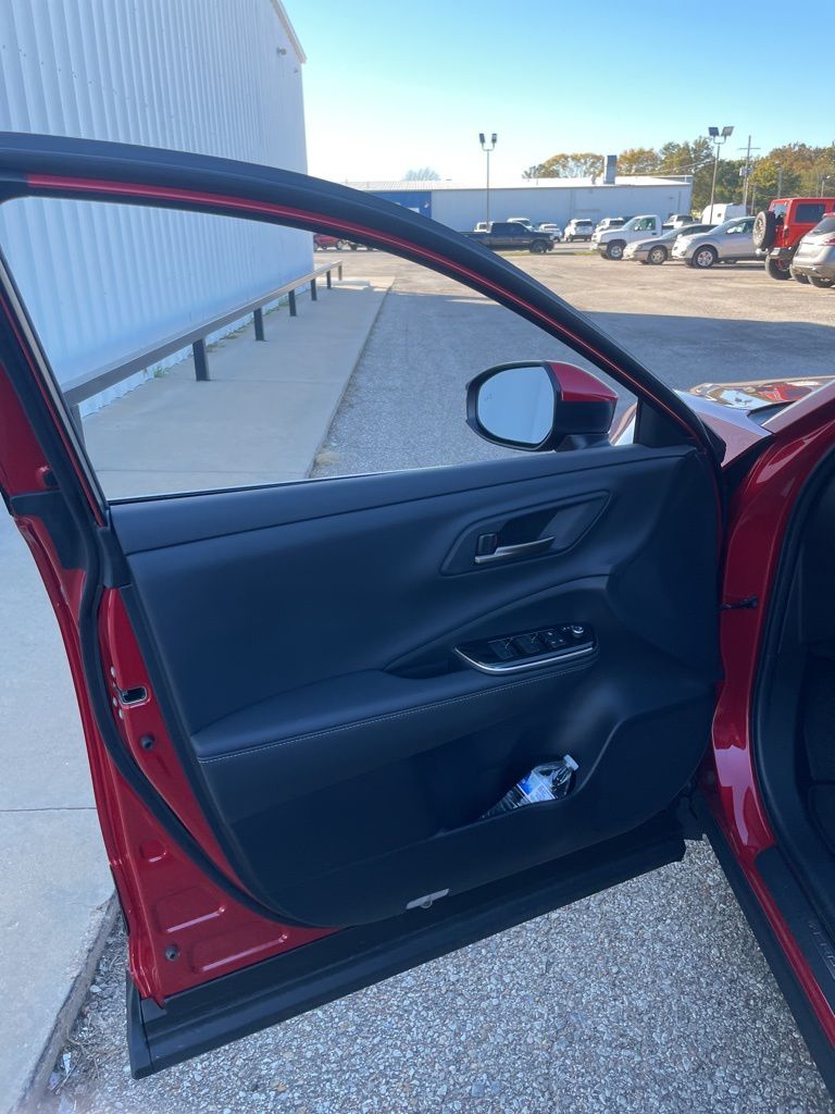 2025 Toyota Crown XLE photo 3