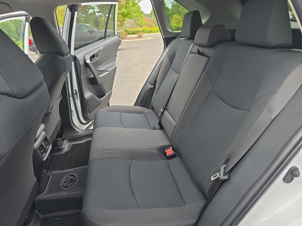 2025 Toyota RAV4 LE photo 10