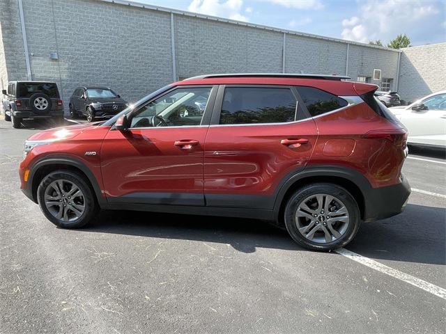 2023 Kia Seltos S photo 3
