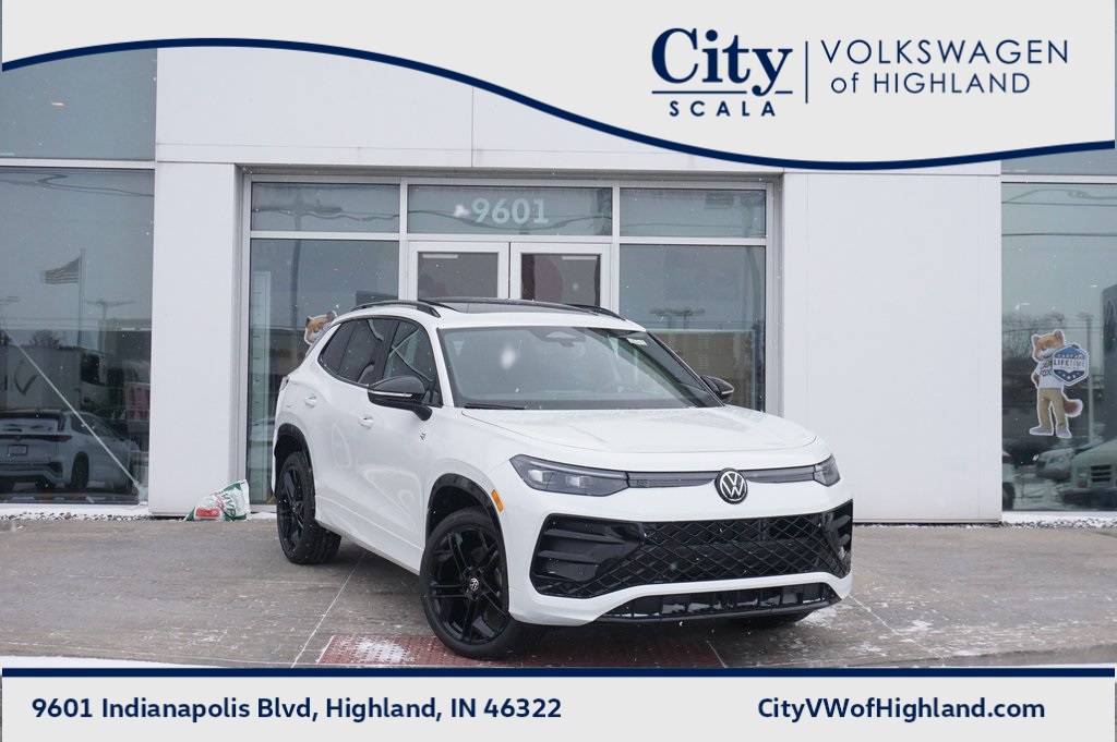 2025 Volkswagen Tiguan SE R-LINE BLACK's photo