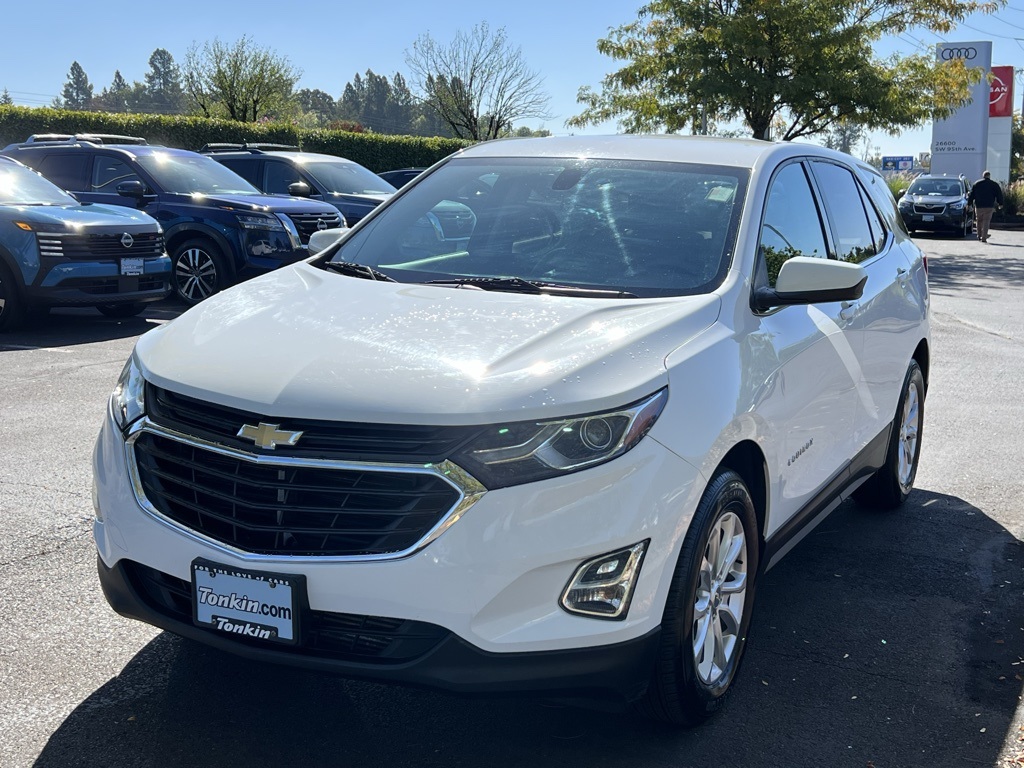 2018 Chevrolet Equinox LT photo 2