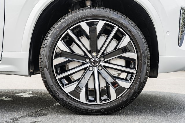 2026 Volvo XC90 T8 Plus photo 11