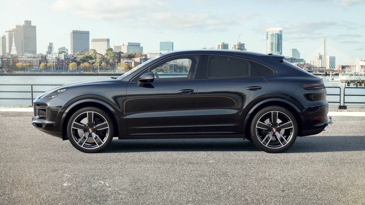 2023 Porsche Cayenne Turbo Coupe photo 2