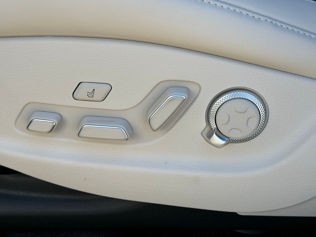 2025 Genesis GV80 3.5T Prestige photo 28