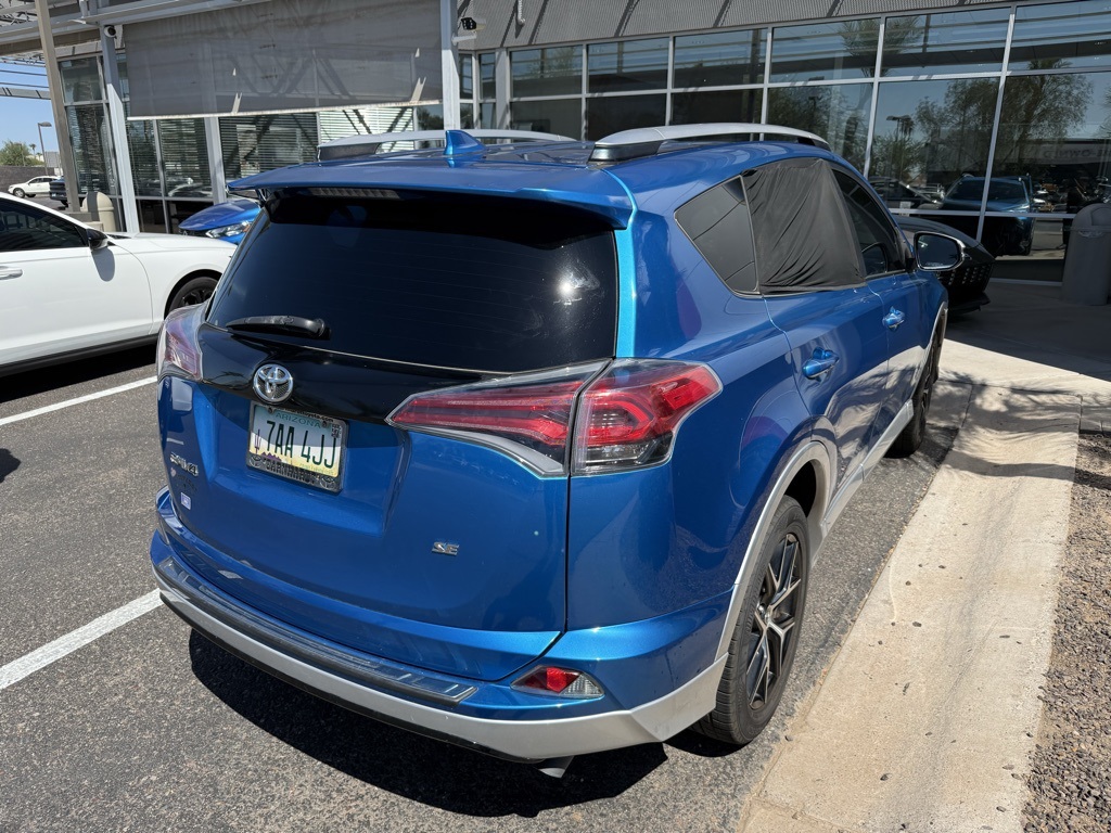 2016 Toyota RAV4 SE photo 4