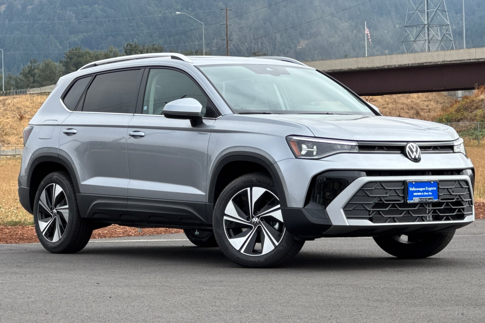 2025 Volkswagen Taos SE's photo