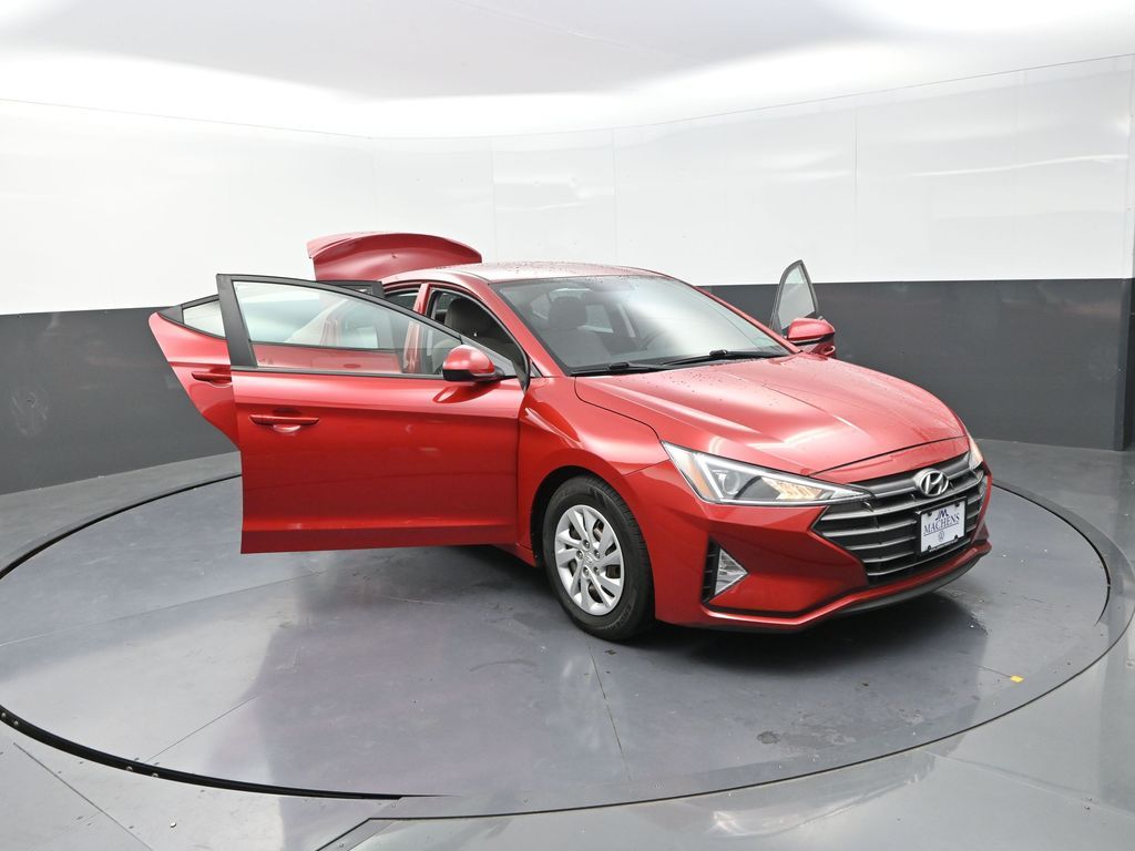 2019 Hyundai Elantra SE photo 26