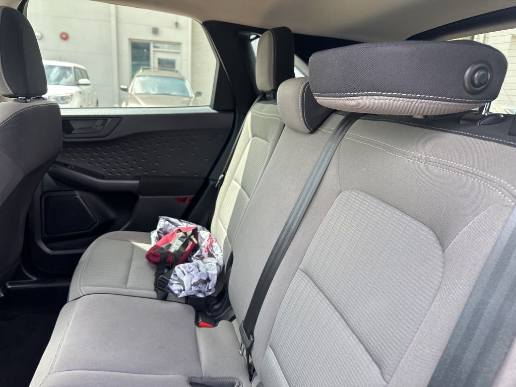 2020 Ford Escape S photo 16