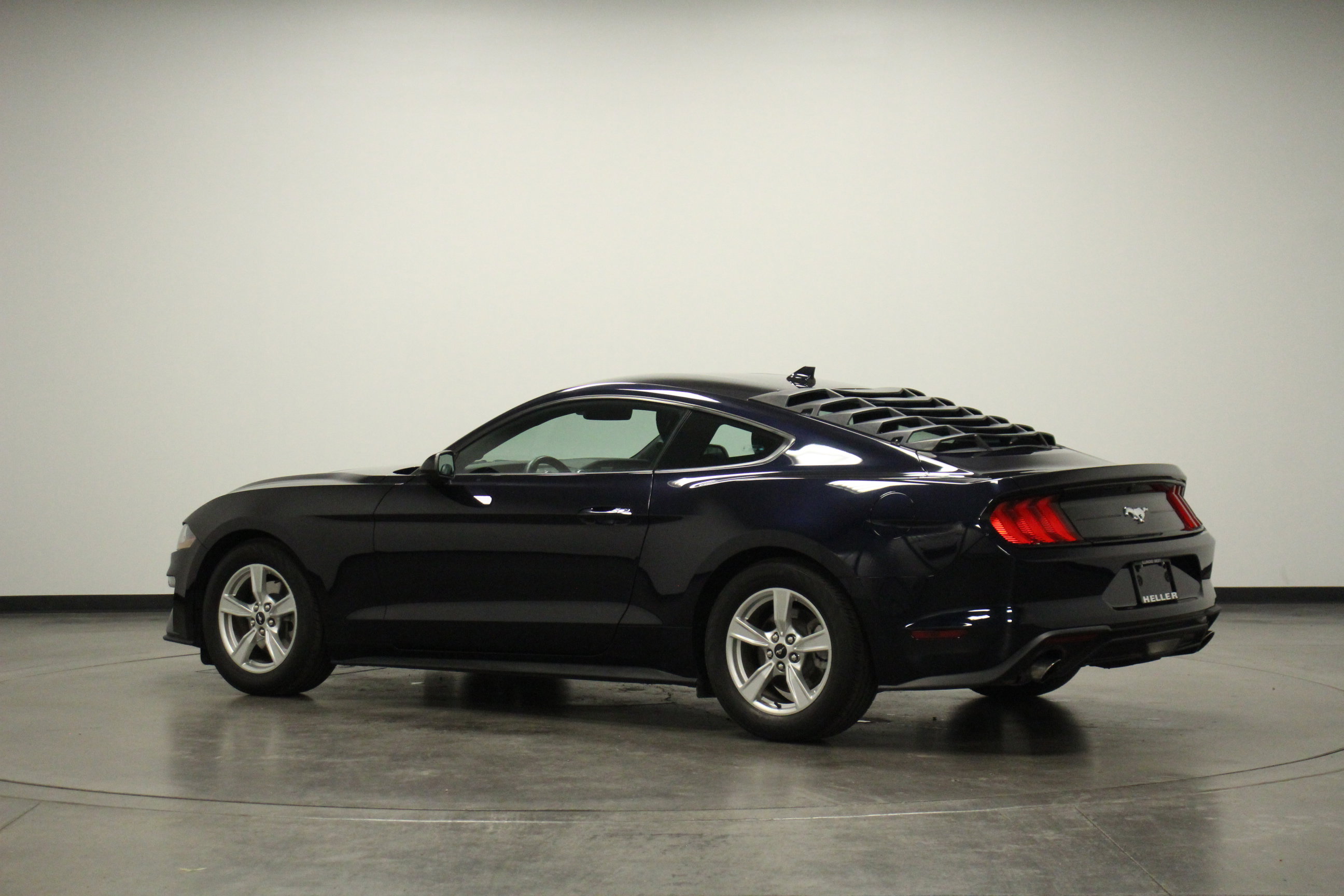 2021 Ford Mustang EcoBoost photo 4