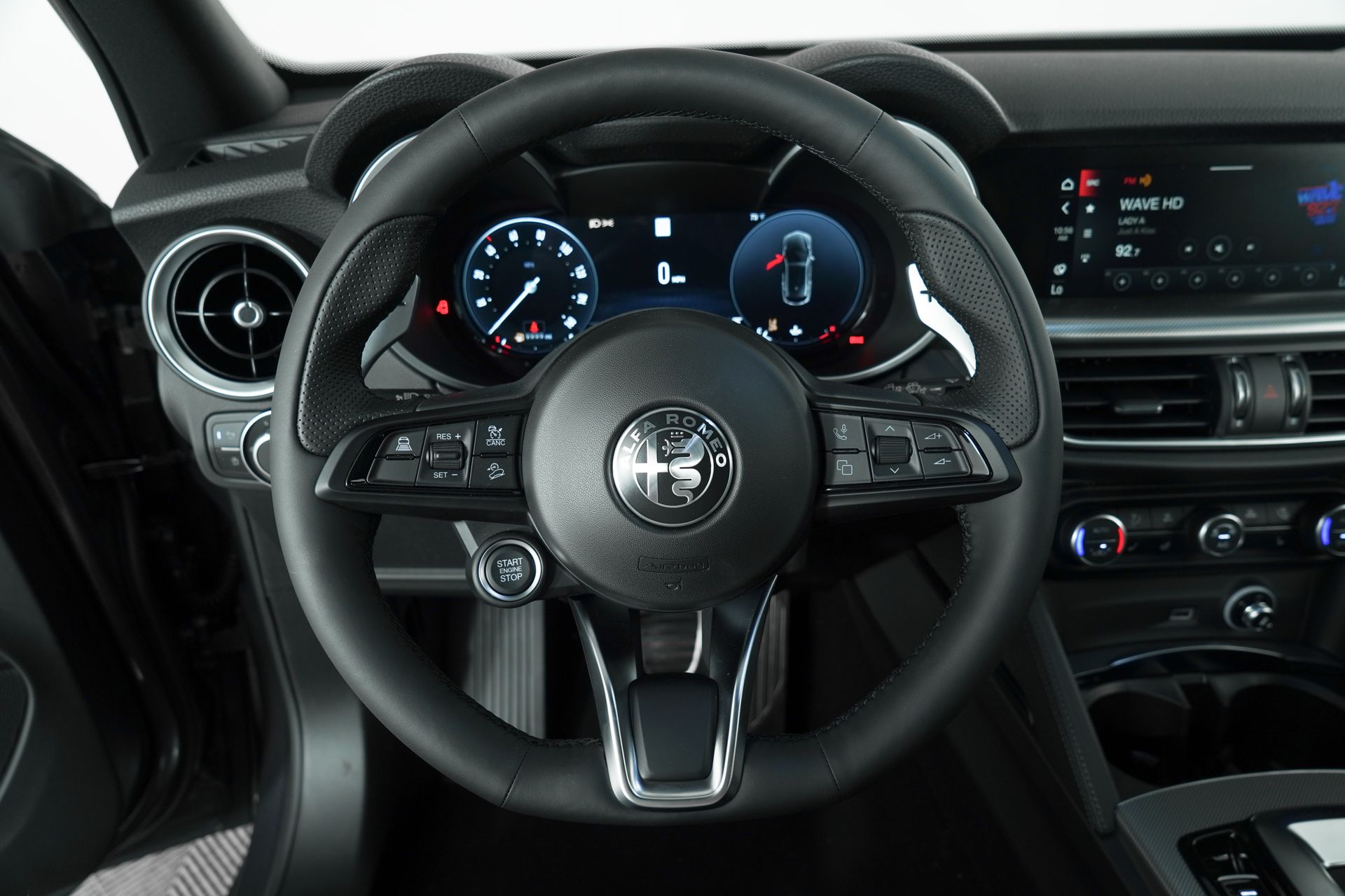2025 Alfa Romeo Stelvio photo 22