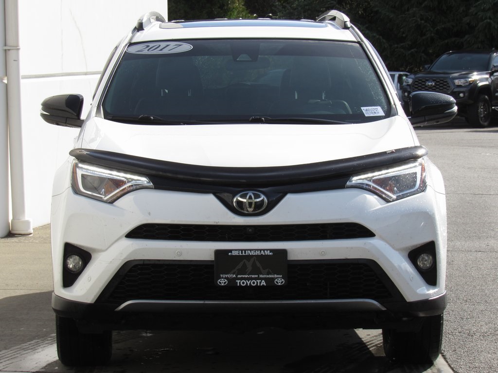 2017 Toyota RAV4 SE photo 2