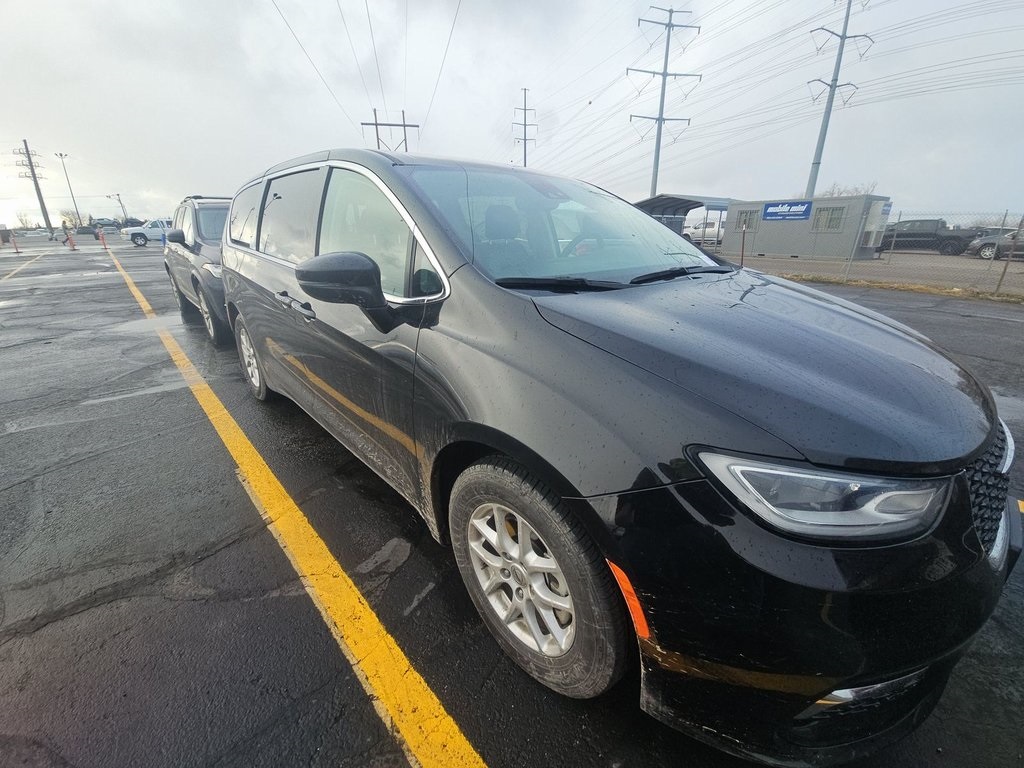 Used 2023 Chrysler Pacifica Touring L with VIN 2C4RC1BG6PR551189 for sale in Kansas City