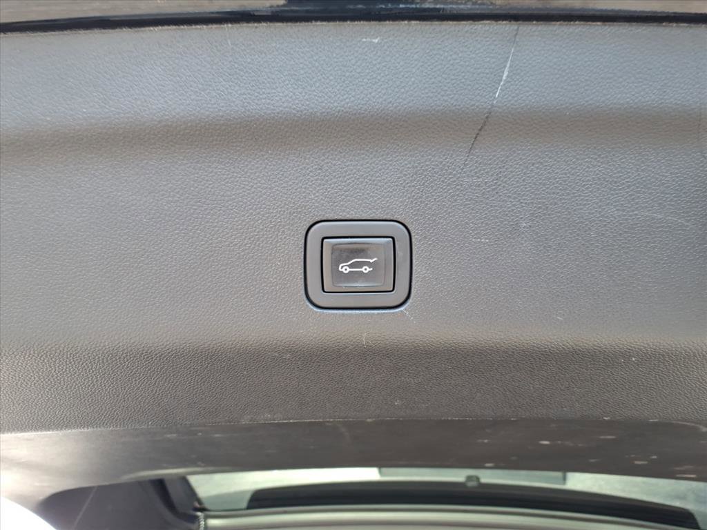 2023 Chevrolet Suburban LT photo 25