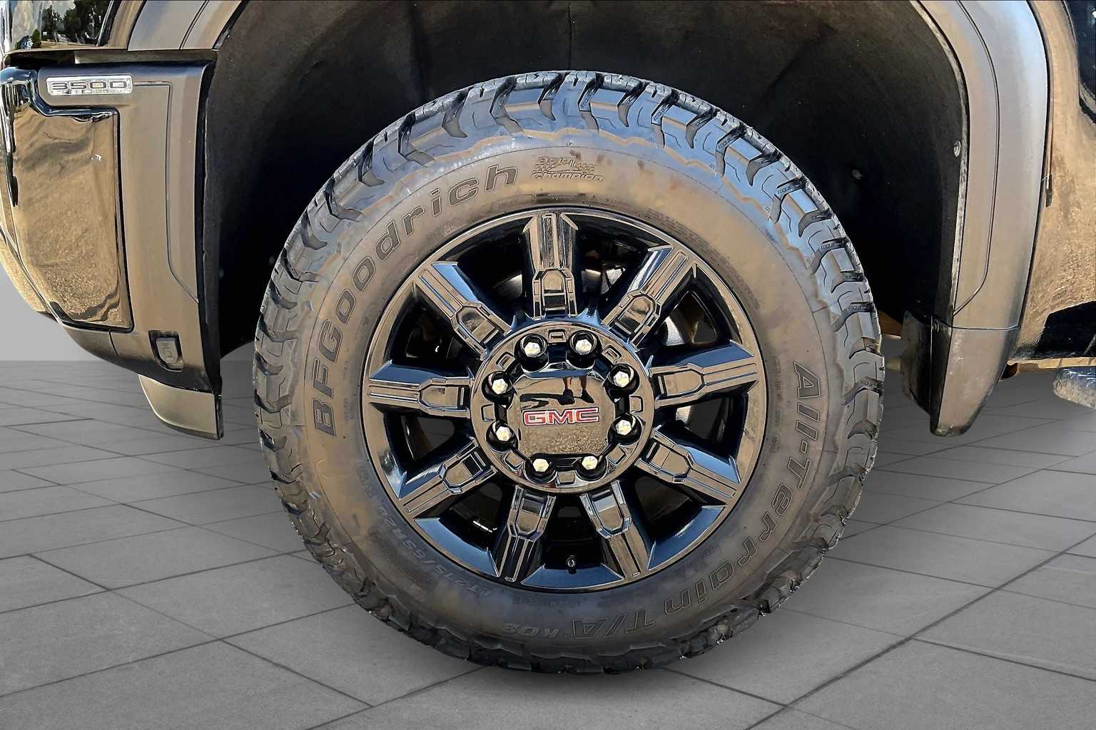 2024 Gmc Sierra HD AT4 photo 4
