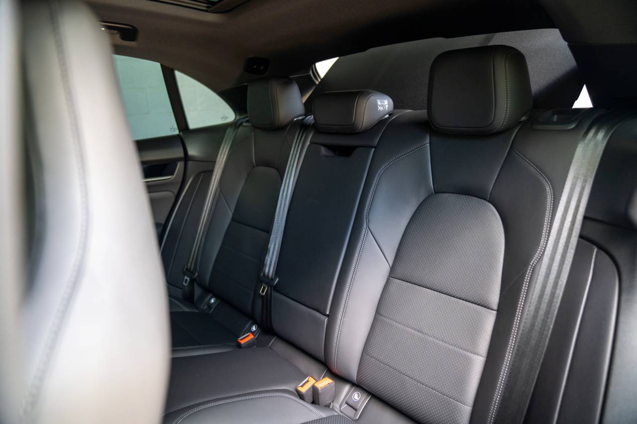 2025 Porsche Macan 4 Electric photo 27