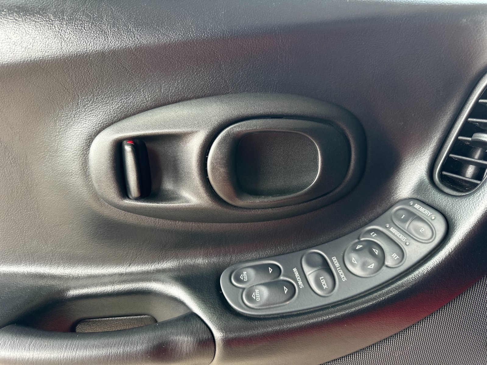 1998 Chevrolet Corvette Base photo 11