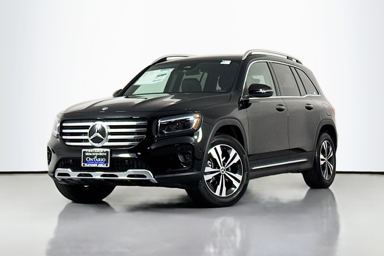 2025 Mercedes-Benz GLB Base's photo