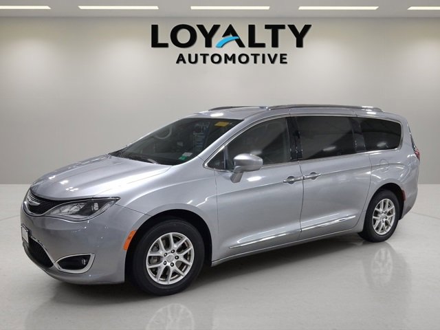 2020 Chrysler Pacifica Touring L's photo
