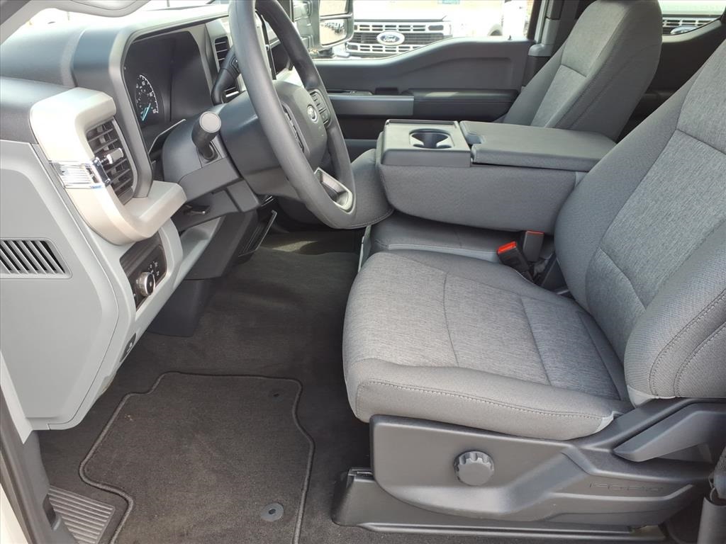 2026 Ford F-250 XL photo 4